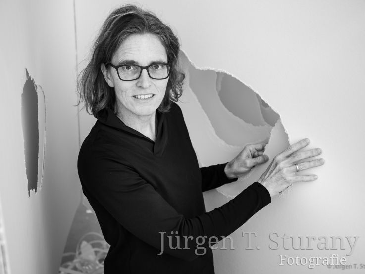 Angela Glajcar in ihrem Atelier – 2019